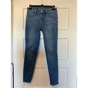 American Eagle Low Rise Medium Wash Jeans